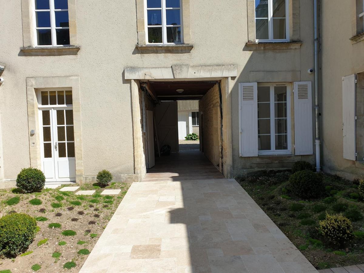 Au Loup Historic Apartments Байе Экстерьер фото