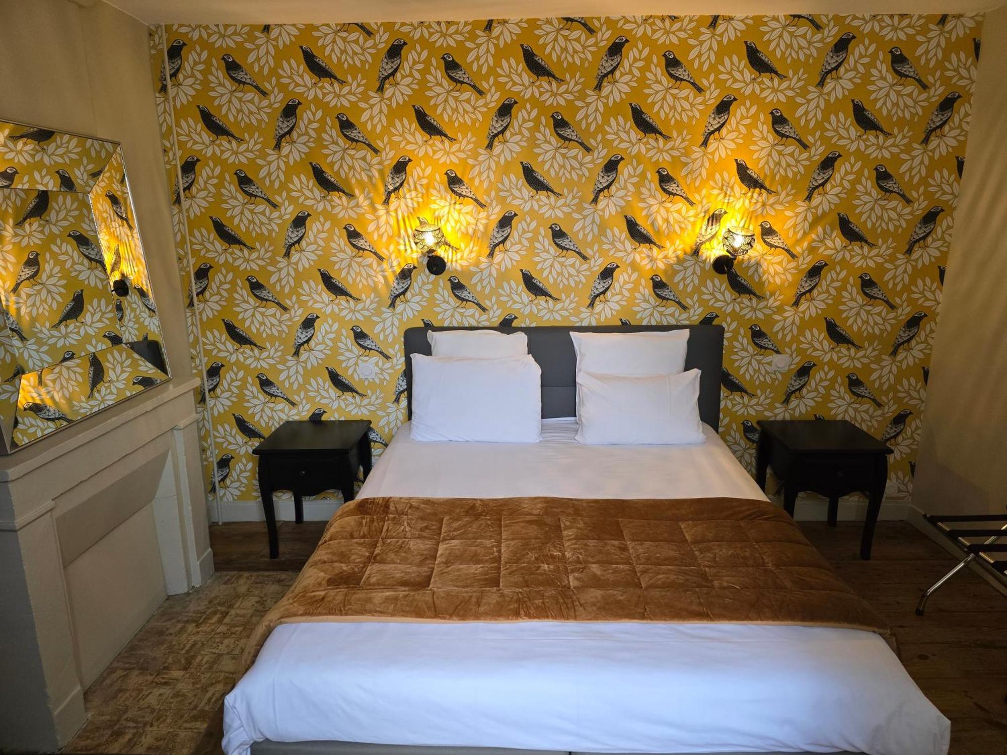 Au Loup Historic Apartments Байе Экстерьер фото
