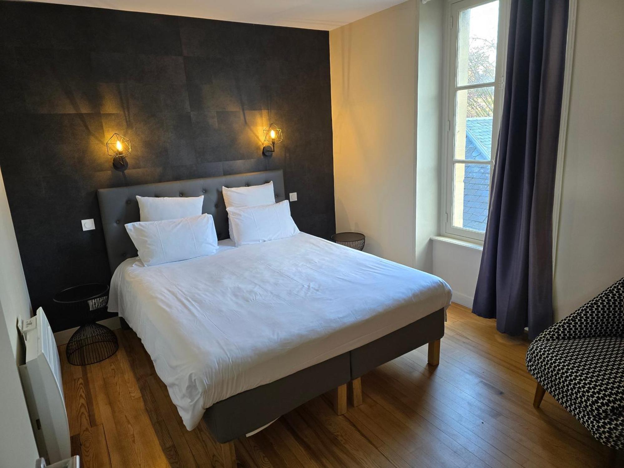 Au Loup Historic Apartments Байе Экстерьер фото